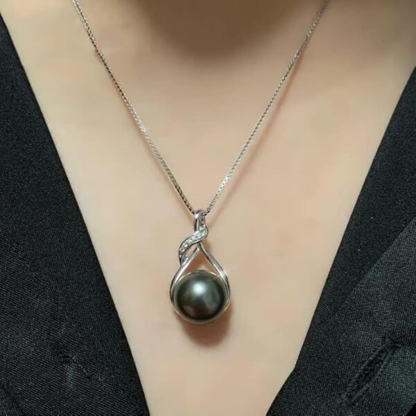 Tahitian Pearl Necklace – Timeless Gift for Her" - Image 3
